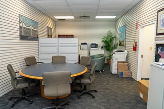 50 Milltown Rd, Union Township, NJ à louer Photo intérieure– Image 2 sur 14