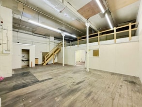 Rossini St, Bolton à louer Photo intérieure– Image 2 sur 6