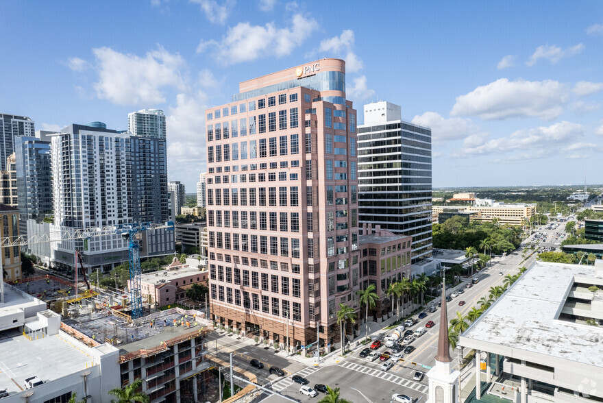 200 E Broward Blvd, Fort Lauderdale, FL à louer - Photo de l’immeuble – Image 1 sur 13