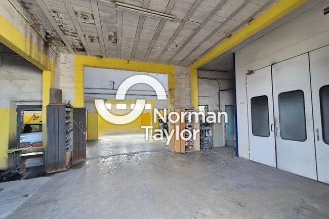 Plus de détails pour Local d’activités à vendre