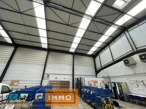 Bureau dans Combs-la-Ville à louer Photo de l’immeuble– Image 2 sur 7