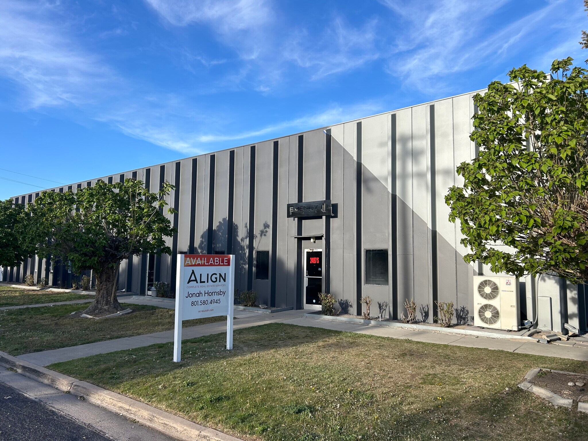 2487 S 3270 W, Salt Lake City, UT à louer Photo principale– Image 1 sur 9