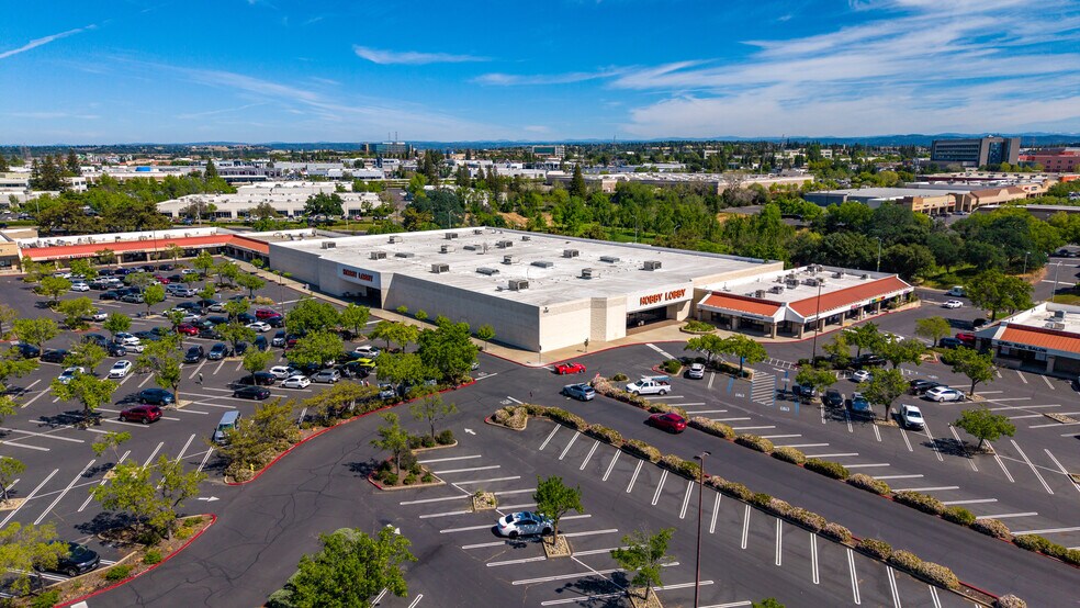 1815 Douglas Blvd, Roseville, CA à vendre - Photo de l’immeuble – Image 2 sur 8