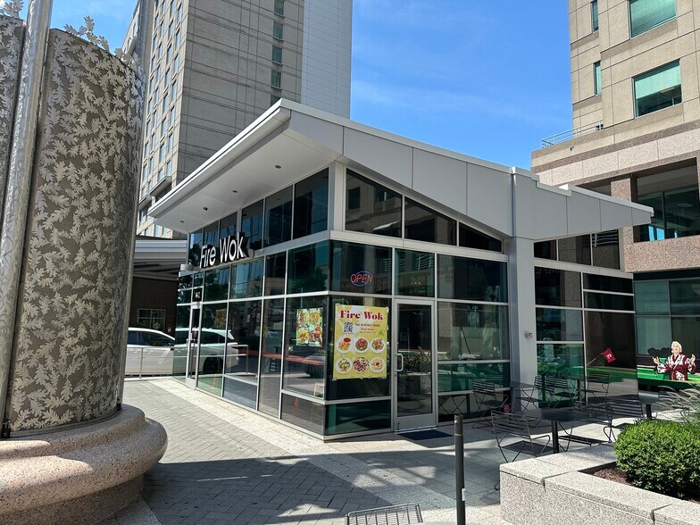 442 Fayetteville St, Raleigh, NC à louer - Photo de l’immeuble – Image 2 sur 4