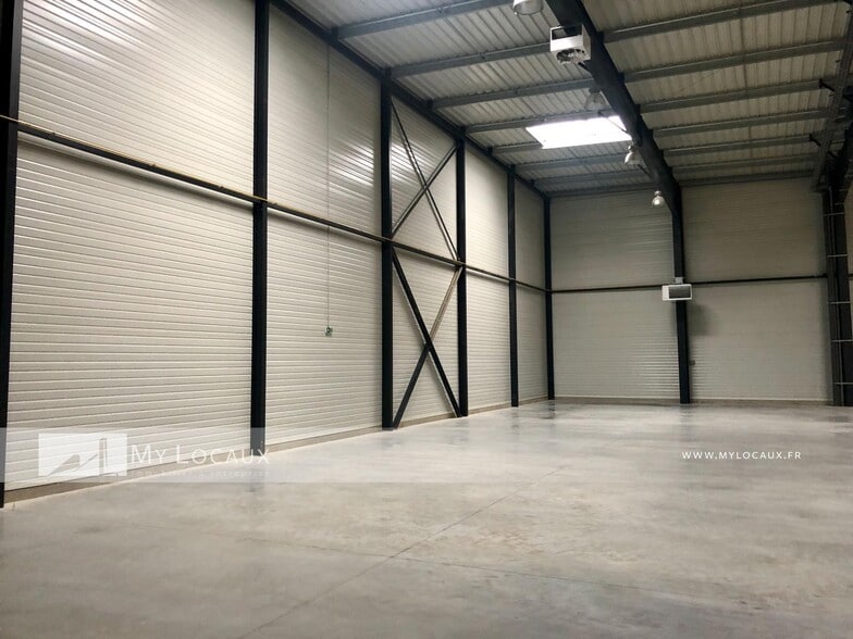 Rue De La Briqueterie, Louvres à louer - Photo de l’immeuble – Image 2 sur 6