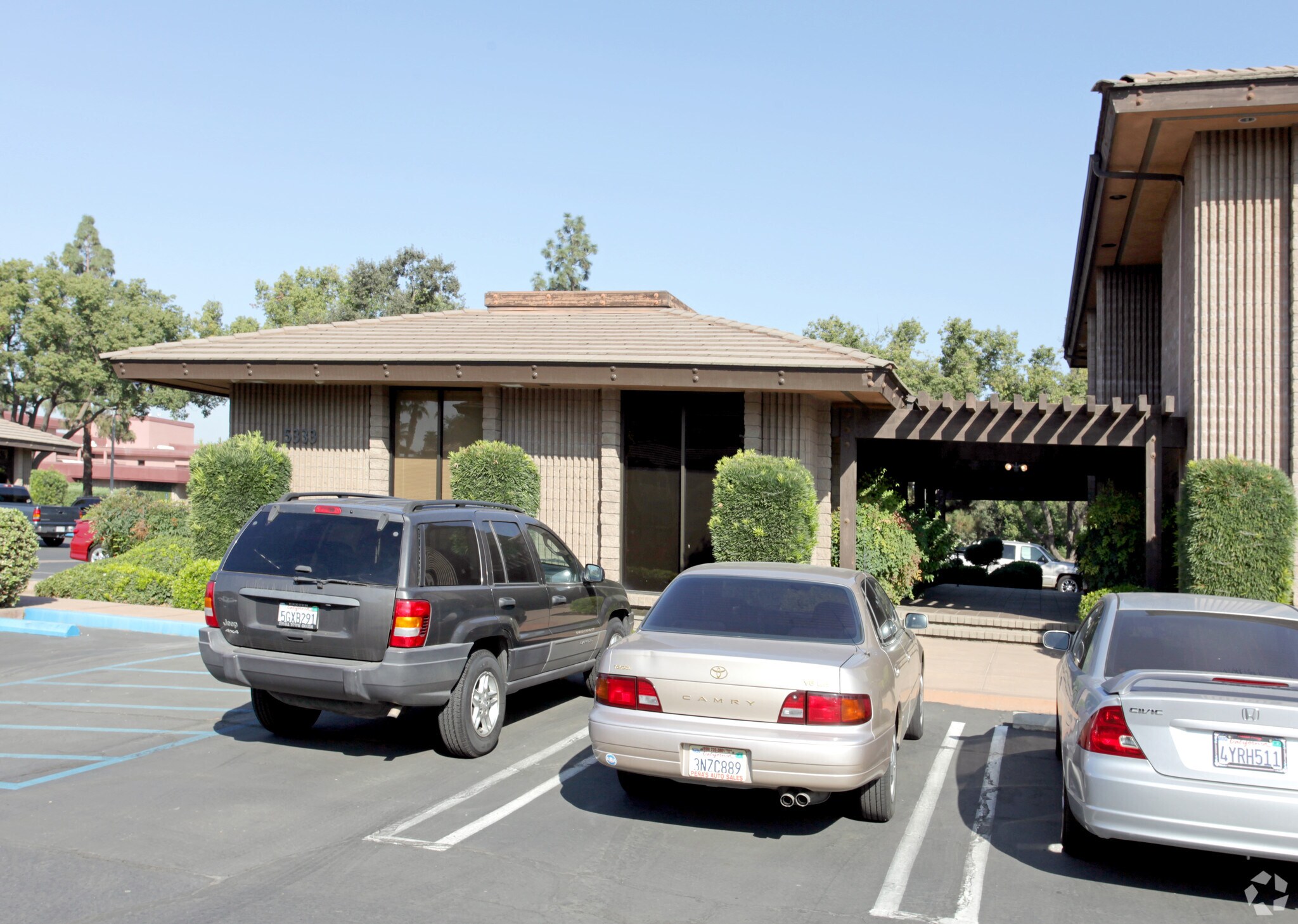 5333 W Hillsdale Ave, Visalia, CA à vendre Photo principale– Image 1 sur 5