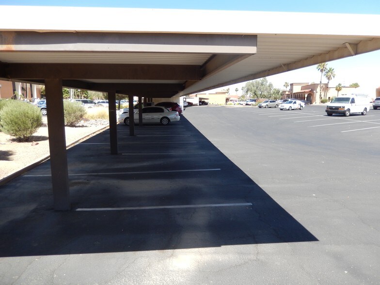 10240 W Bell Rd, Sun City, AZ à louer - Photo de l’immeuble – Image 3 sur 16