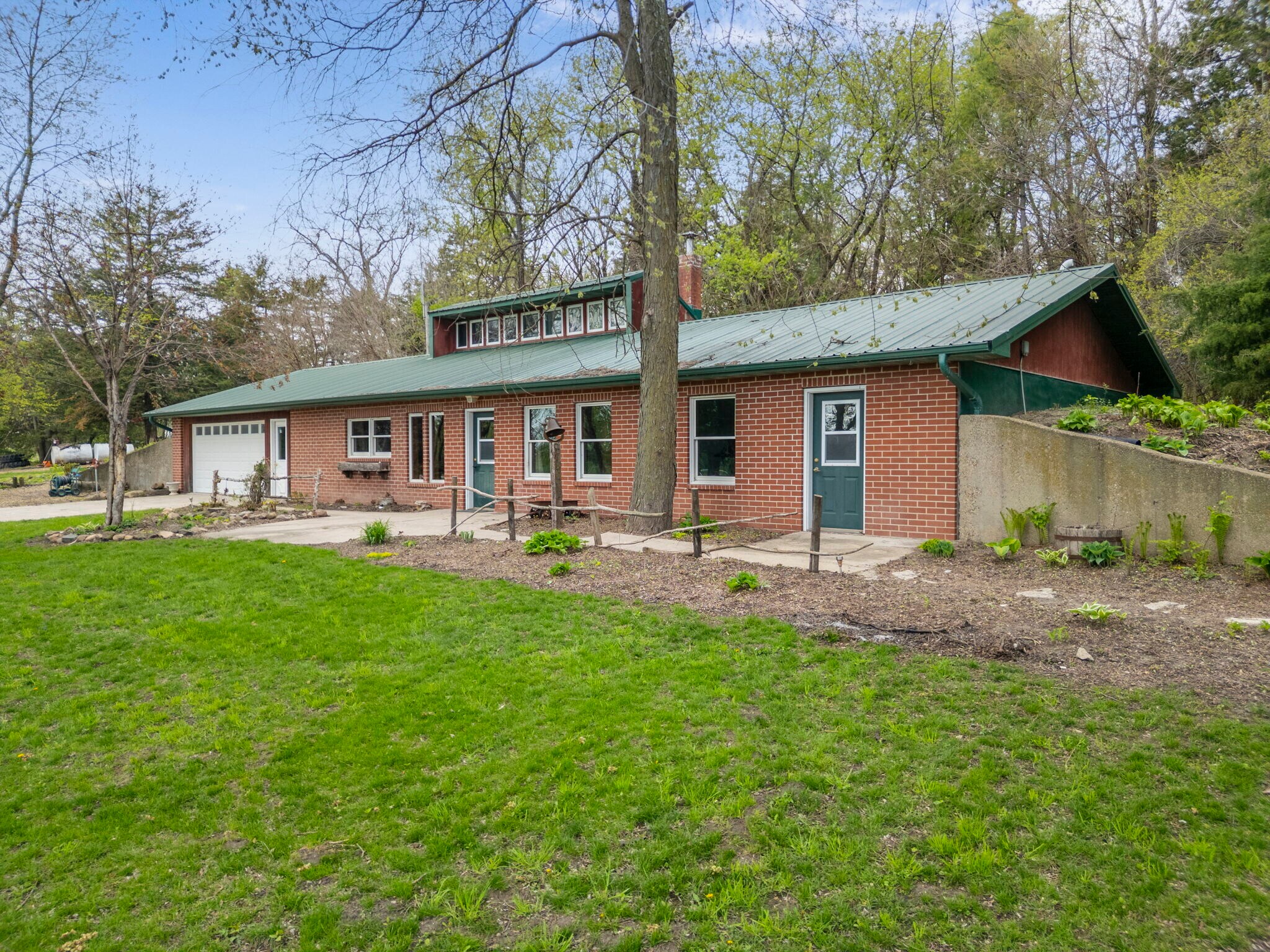 3251 Brandon Diagonal Blvd, Brandon, IA à vendre Photo de l’immeuble– Image 1 sur 19