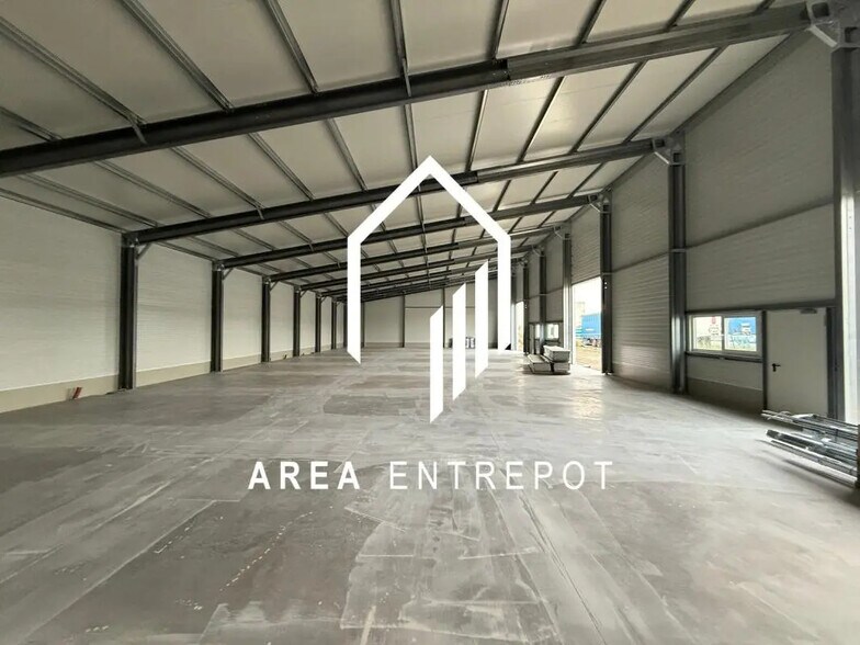 Local d’activités dans Rognac à louer - Photo intérieure – Image 2 sur 4