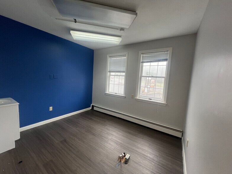 87-89 Main St, Rutland, MA à louer - Photo de l’immeuble – Image 3 sur 5