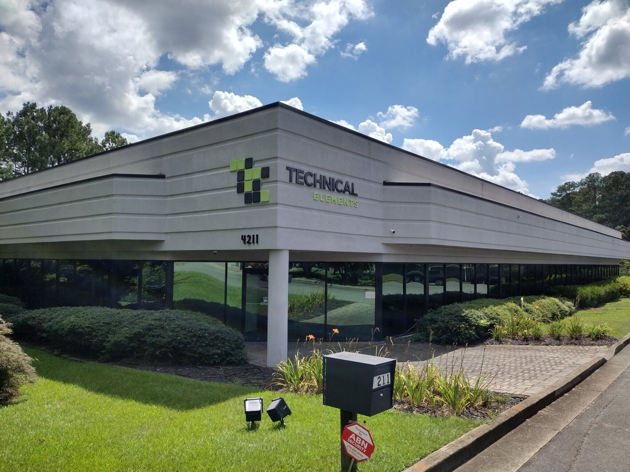 4211 Jvl Industrial Park Dr, Marietta, GA à louer Photo de l’immeuble– Image 1 sur 8