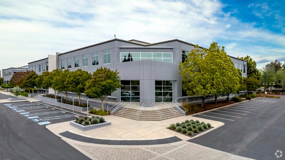 2660 Zanker Rd, San Jose, CA à vendre - Photo de l’immeuble – Image 2 sur 5