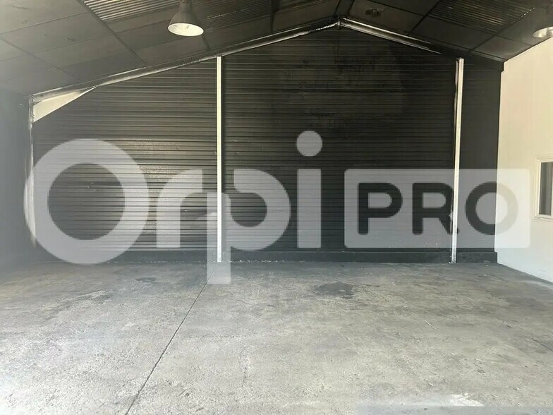 Local d’activités dans Compiègne à louer - Photo de l’immeuble – Image 3 sur 4