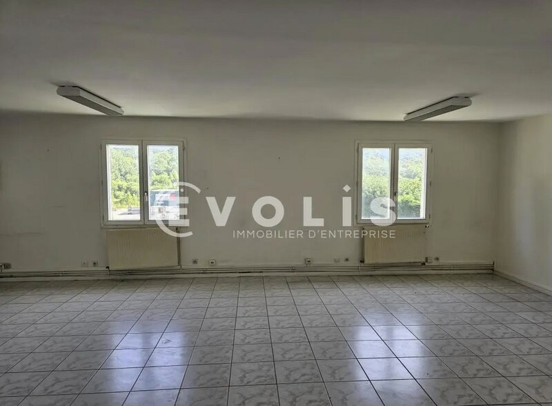 Bureau dans Pecqueuse à vendre - Photo de l’immeuble – Image 2 sur 3