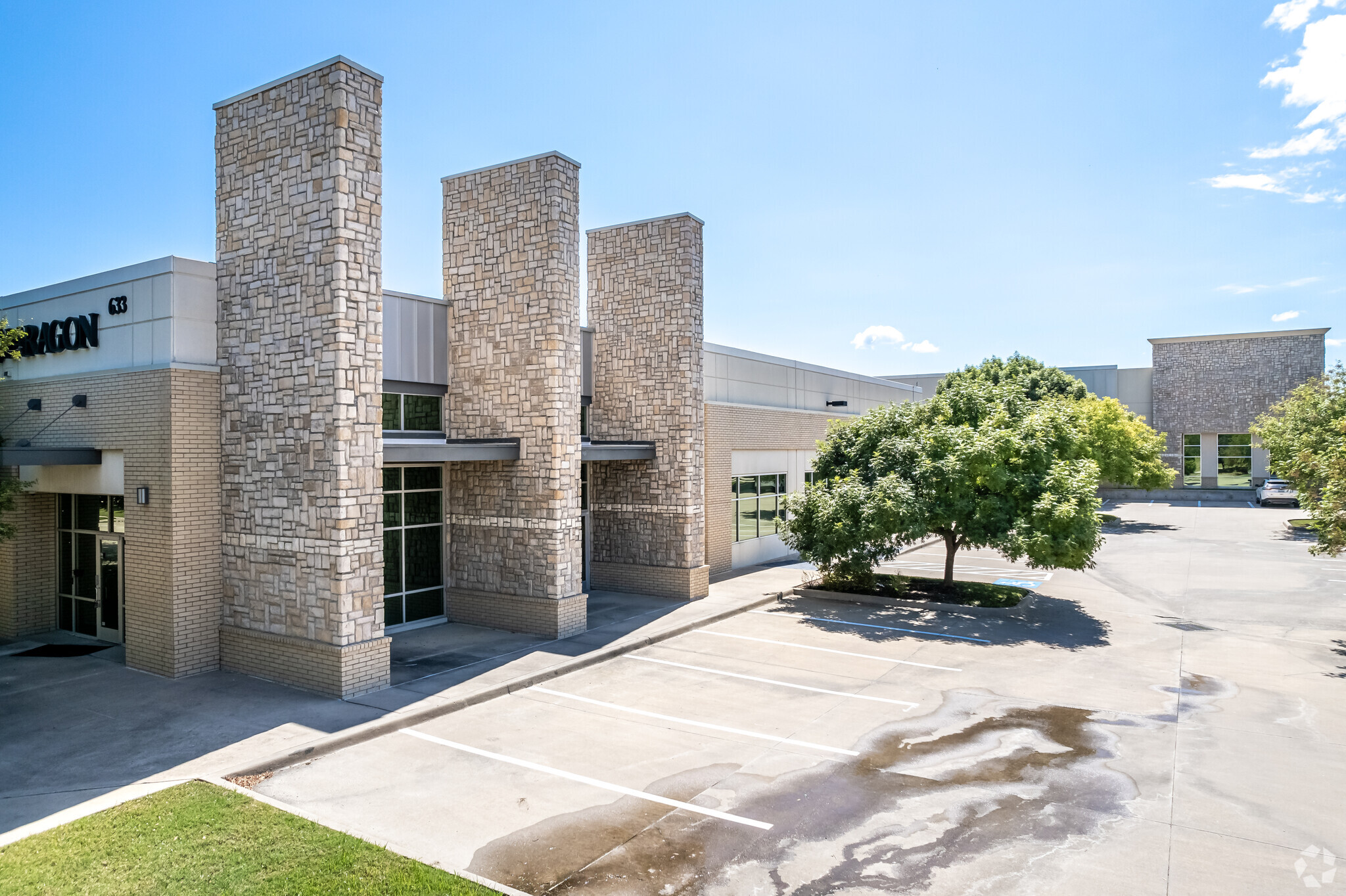 645 E State Highway 121, Coppell, TX à louer Photo de l’immeuble– Image 1 sur 29