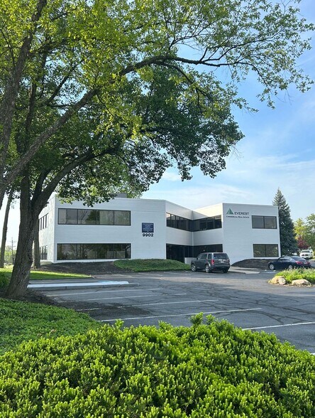 9902 Carver Rd, Cincinnati, OH à louer - Photo de l’immeuble – Image 2 sur 4
