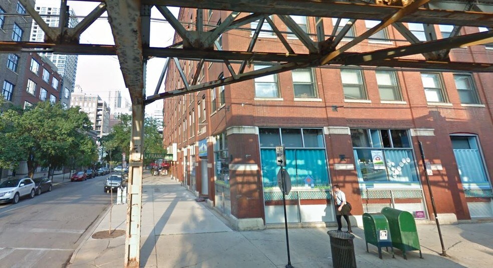 225 W Huron St, Chicago, IL à louer - Photo de l’immeuble – Image 3 sur 7