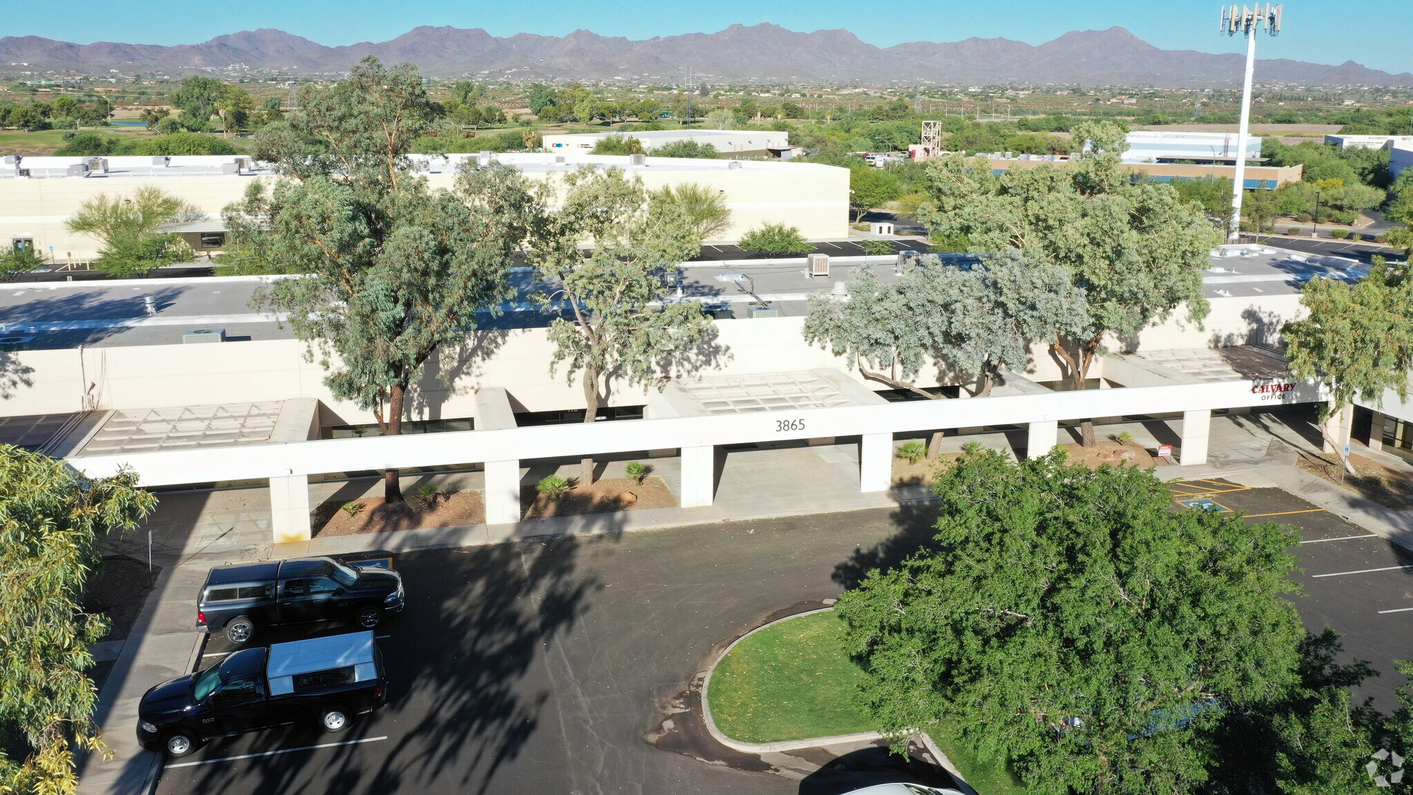 3865 N Business Center Dr, Tucson, AZ à louer Photo principale– Image 1 sur 5