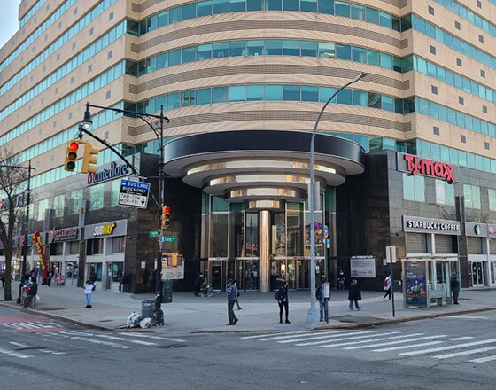 1 Fordham Plz, Bronx, NY à louer - Photo de l’immeuble – Image 1 sur 5