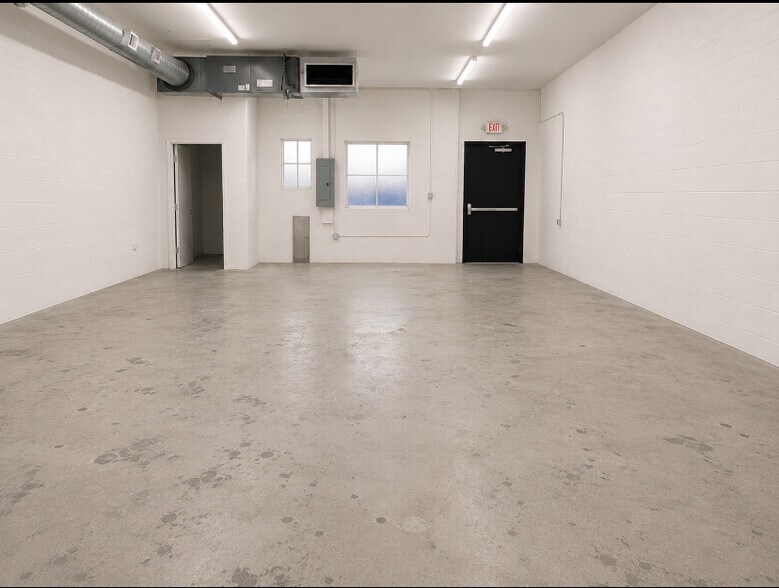 2320 W Slauson Ave, Los Angeles, CA à louer - Photo de l’immeuble – Image 2 sur 5