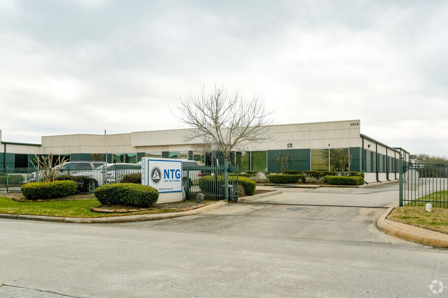 1034 Regional Park Dr, Houston, TX à louer - Photo de l’immeuble – Image 3 sur 30