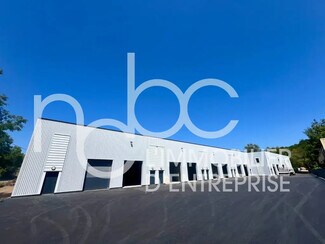 Plus de détails pour Local d'activités à louer