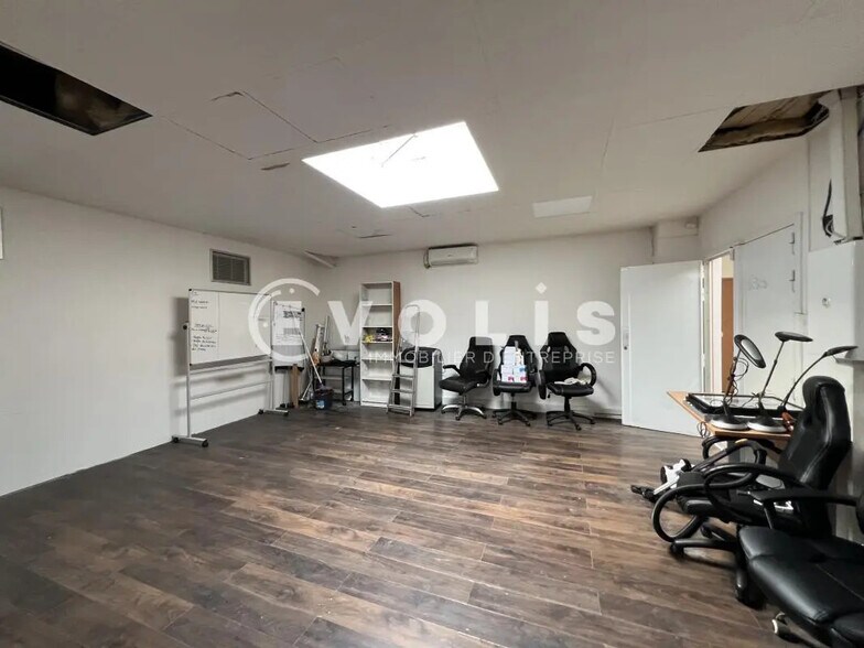 Bureau dans Neuilly-sur-Marne à louer - Photo de l’immeuble – Image 3 sur 13
