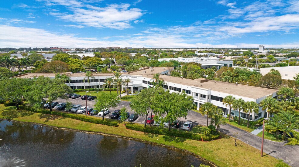 555 S Andrews Ave, Pompano Beach, FL à louer - Photo de l’immeuble – Image 2 sur 15