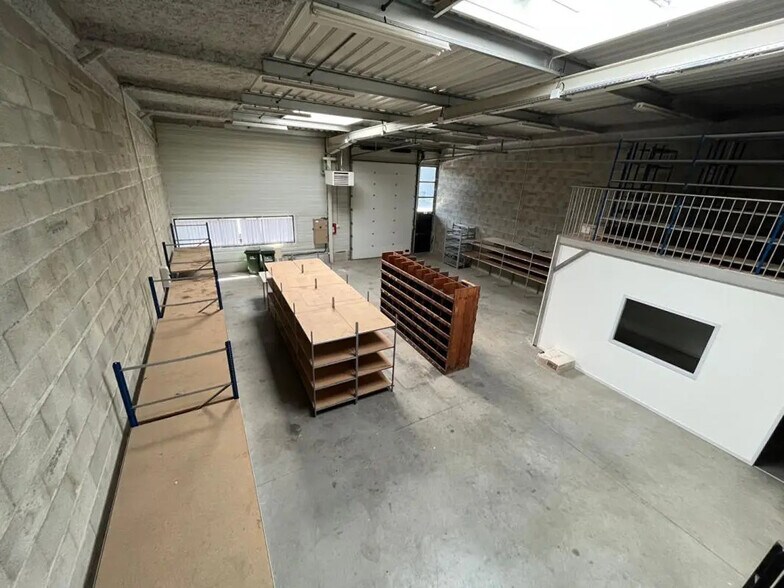 Local d’activités dans Roanne à louer - Photo intérieure – Image 2 sur 8