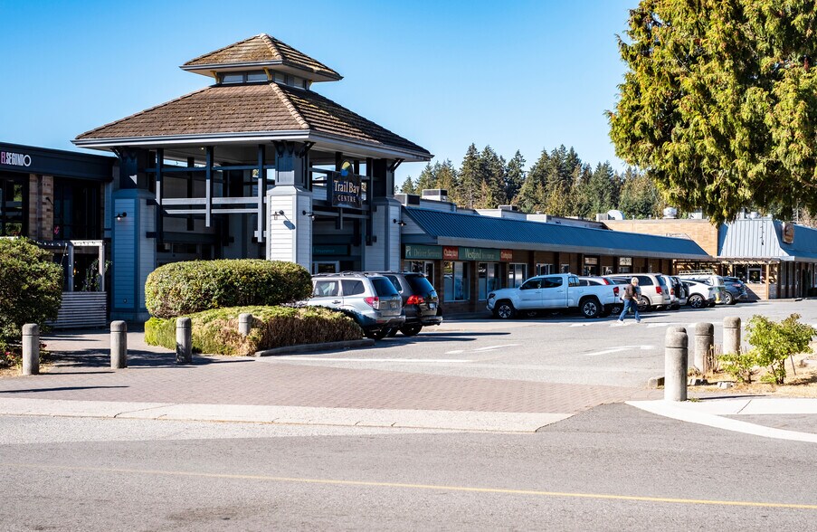 5755 Cowrie St, Sechelt, BC à louer - Photo de l’immeuble – Image 2 sur 22