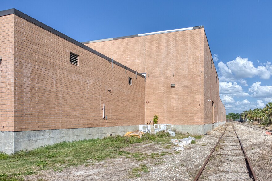 1800 University Pky, Sarasota, FL à vendre - Photo de l’immeuble – Image 3 sur 26