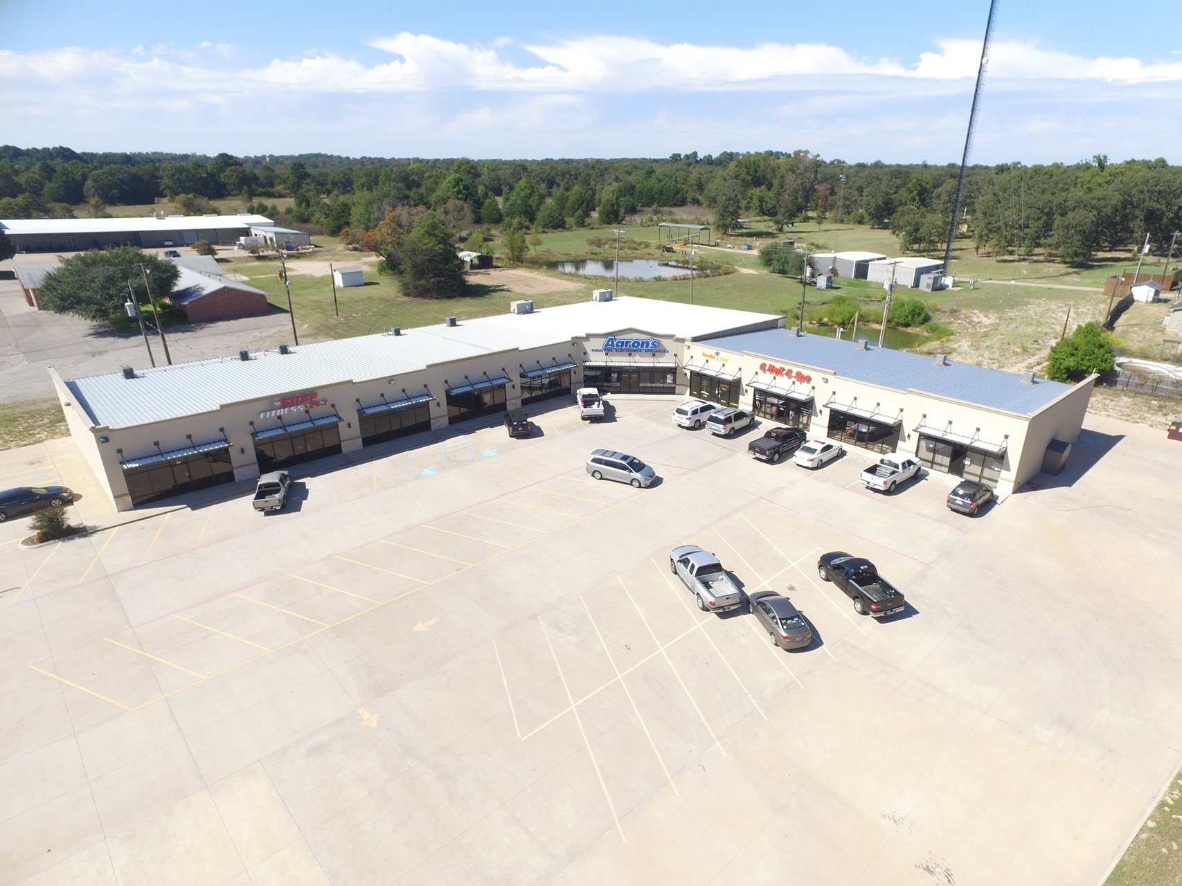 344-364 NW Loop 564, Mineola, TX à louer Photo principale– Image 1 sur 3
