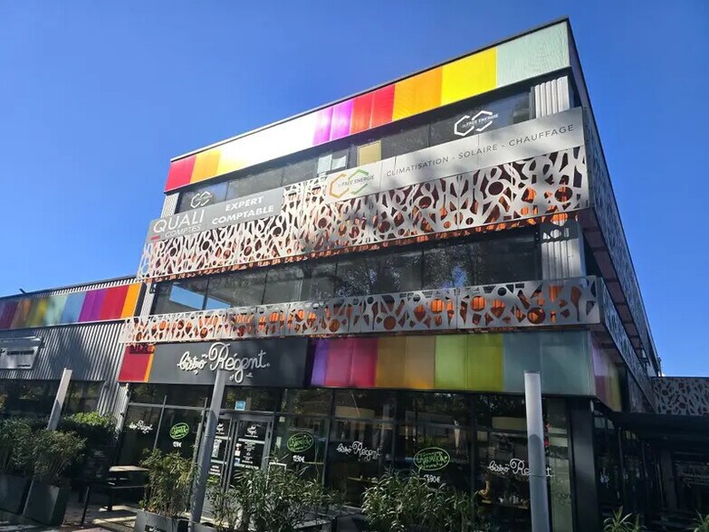 Local commercial dans Sainte-Eulalie à louer - Photo de l’immeuble – Image 1 sur 1