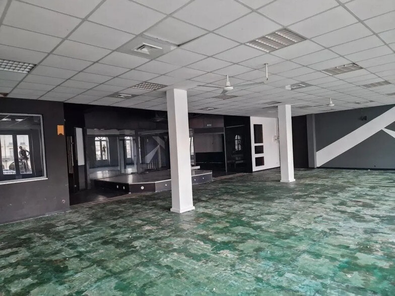 Local d'activités dans Libourne à vendre - Photo de l’immeuble – Image 3 sur 4