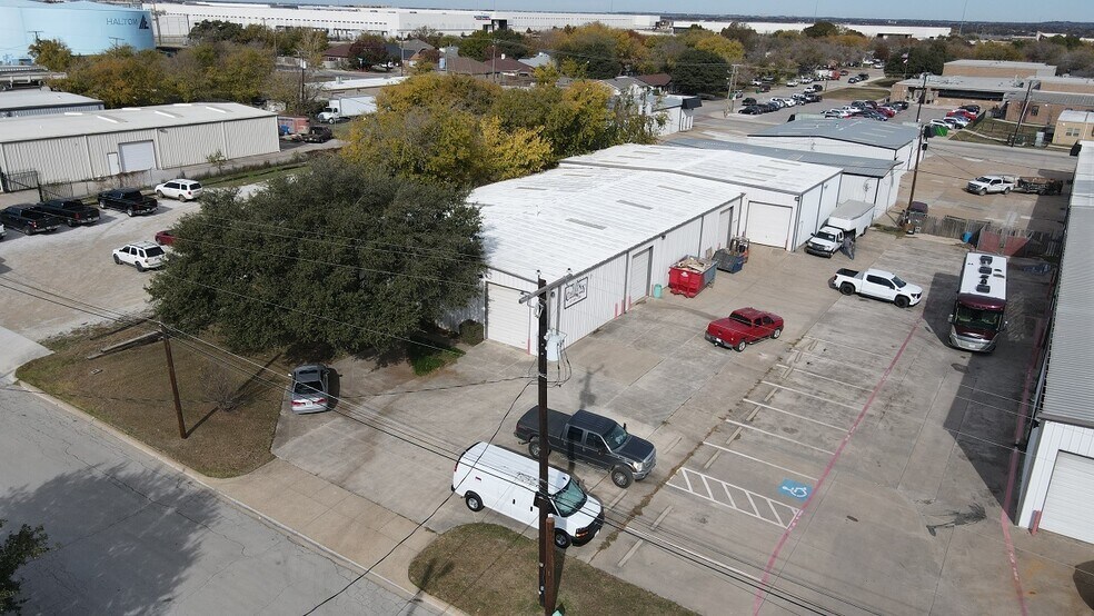 4409 Garland Dr, Haltom City, TX à louer - Photo de l’immeuble – Image 3 sur 7
