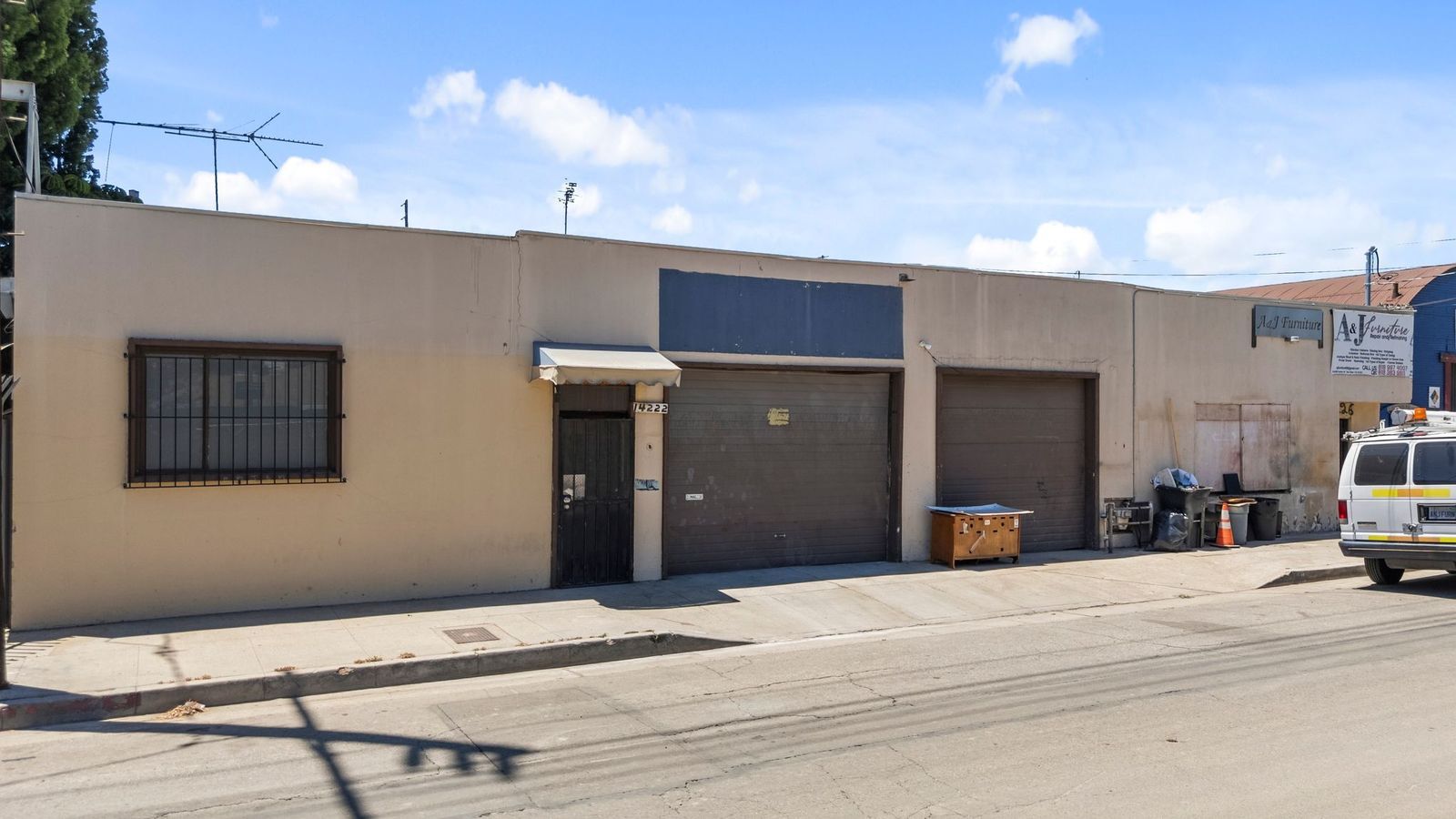 14222-14226 Aetna St, Van Nuys, CA à vendre Photo principale– Image 1 sur 36