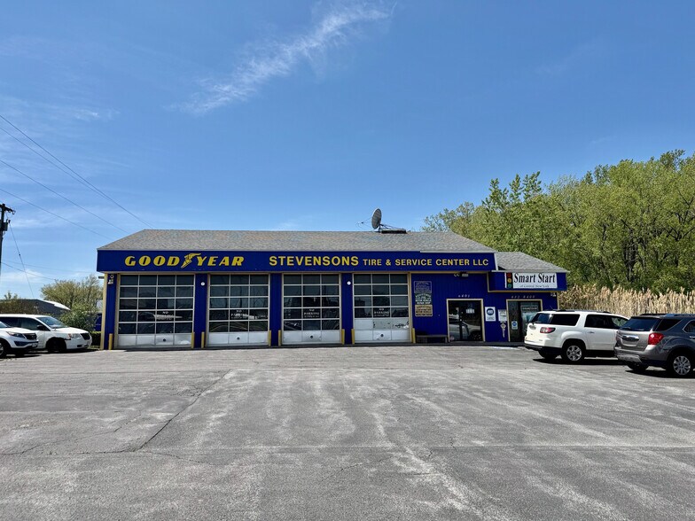 6401 Thompson Rd, Syracuse, NY à louer - Photo de l’immeuble – Image 2 sur 16