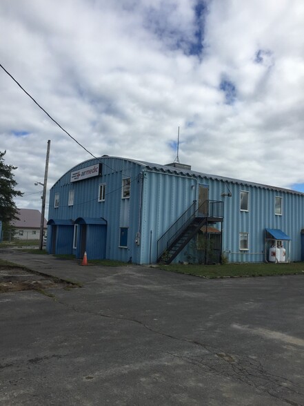 104-106 Rue De L'aéroport, St-Honoré, QC à vendre - Photo de l’immeuble – Image 3 sur 7