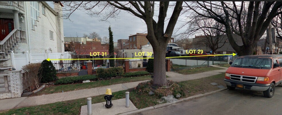 7011 Ditmars Blvd, East Elmhurst, NY à vendre - Photo principale – Image 1 sur 35