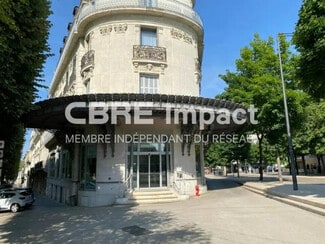 Plus de détails pour Local commercial à louer