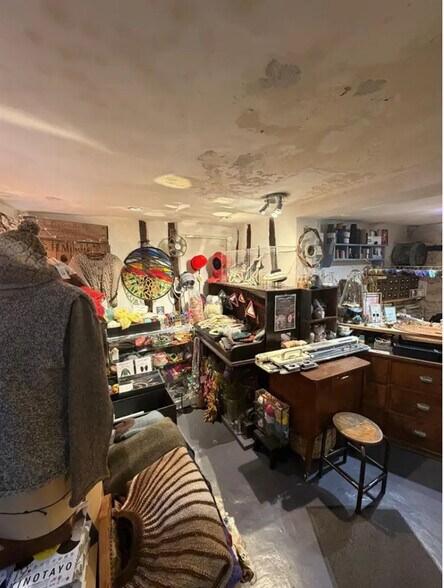 Local commercial dans Paris à vendre - Photo de l’immeuble – Image 1 sur 2