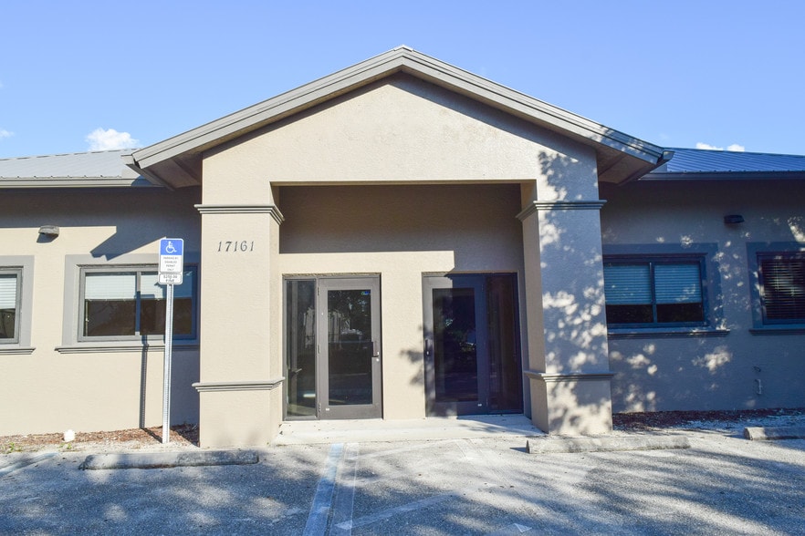 17161 Alico Center Rd, Fort Myers, FL à louer - Photo de l’immeuble – Image 2 sur 9