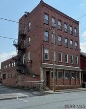 243 Vine St, Johnstown, PA à louer Photo de l’immeuble– Image 2 sur 5