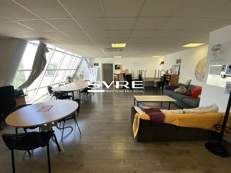 Bureau dans Aubagne à louer - Photo intérieure – Image 2 sur 3