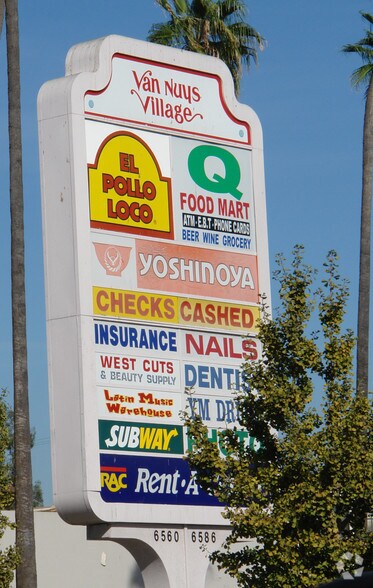 6558-6572 Van Nuys Blvd, Van Nuys, CA à louer - Photo de l’immeuble – Image 3 sur 5