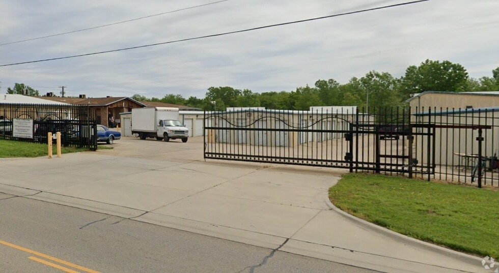 3200 S Kansas Ave, Topeka, KS à louer - Photo principale – Image 1 sur 2