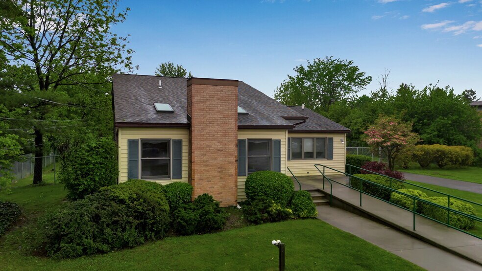 6272 Robinson Rd, Lockport, NY à vendre - Photo principale – Image 1 sur 24