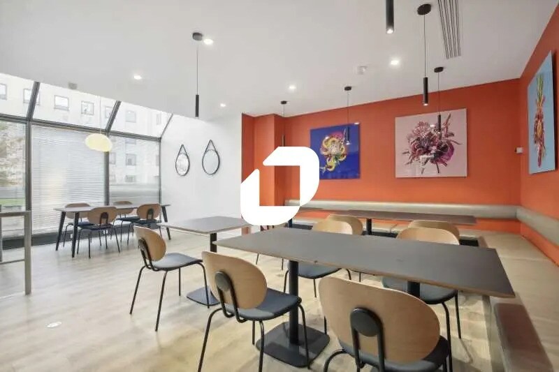 Bureau dans Suresnes à louer - Photo de l’immeuble – Image 2 sur 11