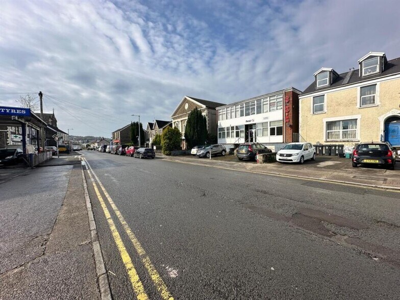 9-10 London Rd, Neath à louer - Photo de l’immeuble – Image 3 sur 3