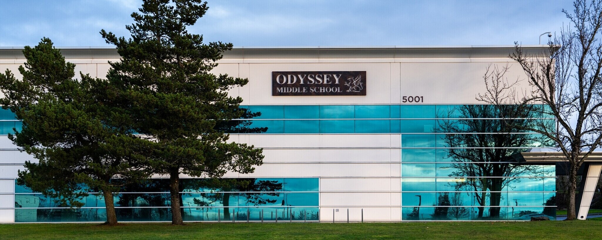 5001 NW Nan Henriksen Way, Camas, WA à louer Photo de l’immeuble– Image 1 sur 3